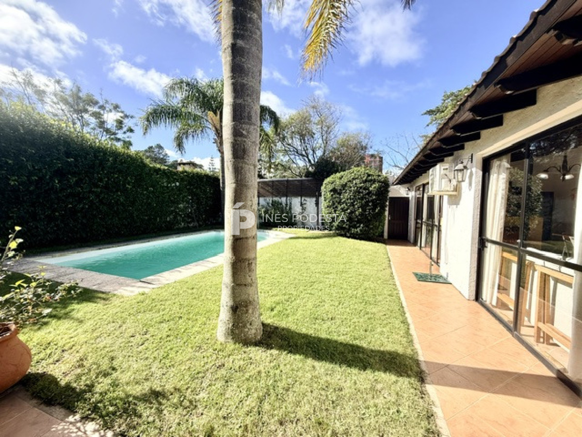 Casa ID.230 - Venta casa con 3 dormitorios y medio con piscina