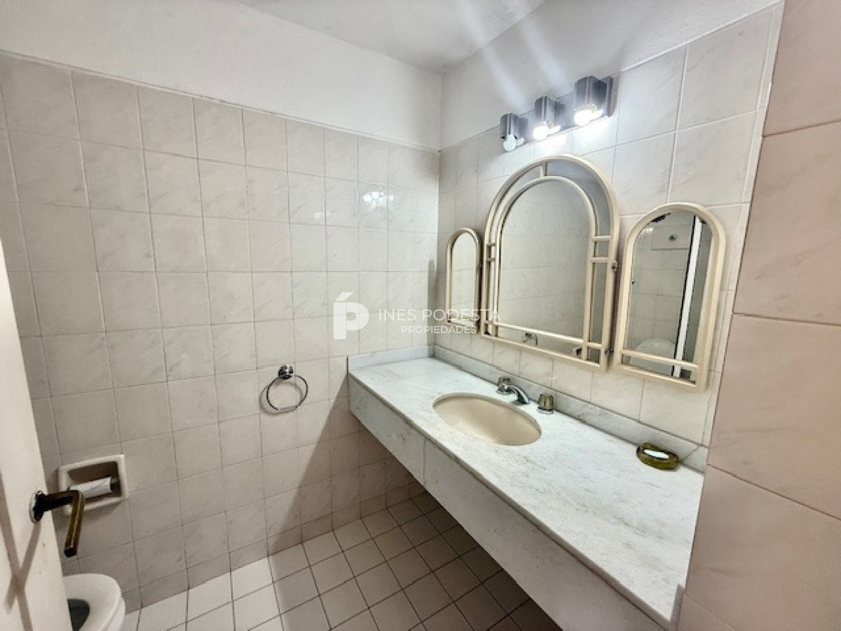 Casa ID.41747 - Venta 7 dormitorios, 8 baños  más dependencias de servicio