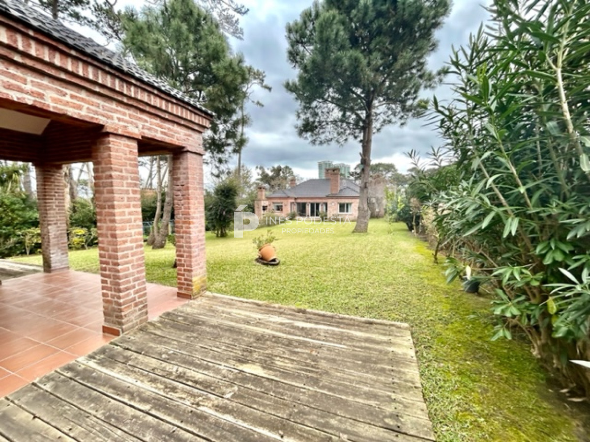 Casa ID.40003 - Muy buena casa en la mansa a 200 mts de la rambla con 3 suites