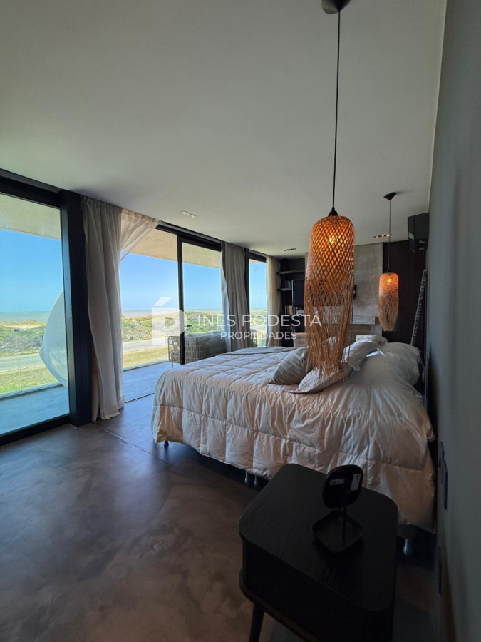 Casa ID.41914 - Venta propiedad moderna con 2 suites y dependencia de servicio
