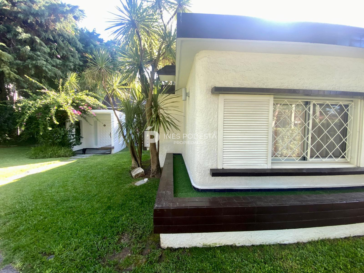 Casa ID.1973 - Venta en Cantegril 4 dormitorios y dependencia de servicio
