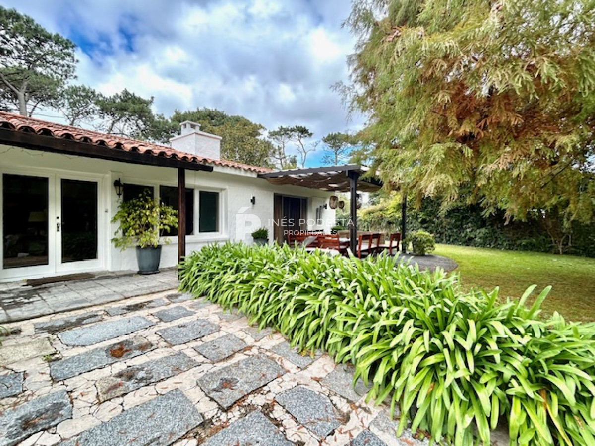 Casa ID.40762 - Venta en mansa con 4 dormitorios más 2 dormitorios exteriores