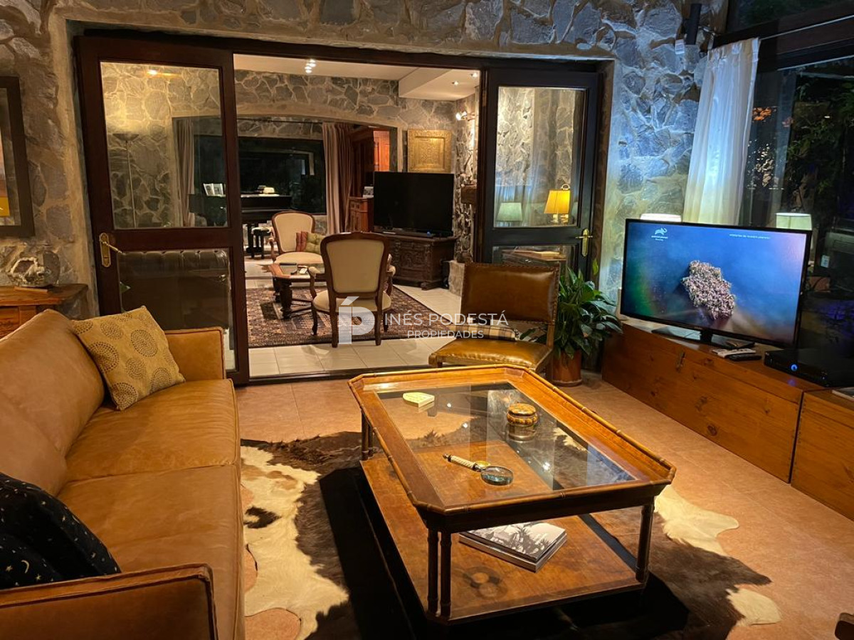Casa ID.38549 - Casa en Venta 4 dormitorios y 3 baños en Club del Lago