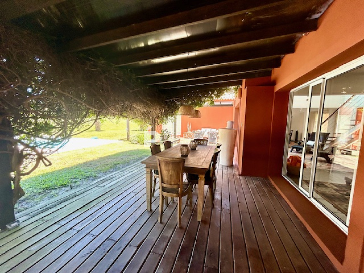 Alquiler en Manantiales, alquiler de 5 dormitorios y piscina - GoPunta - Portal Inmobiliario de Punta del Este - Maldonado