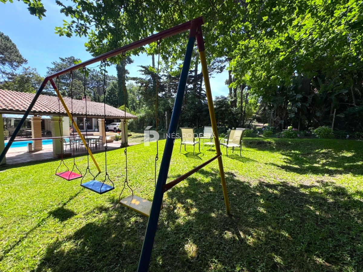 Casa ID.246 - Venta en  San Rafael 4 dormitorios  con piscina