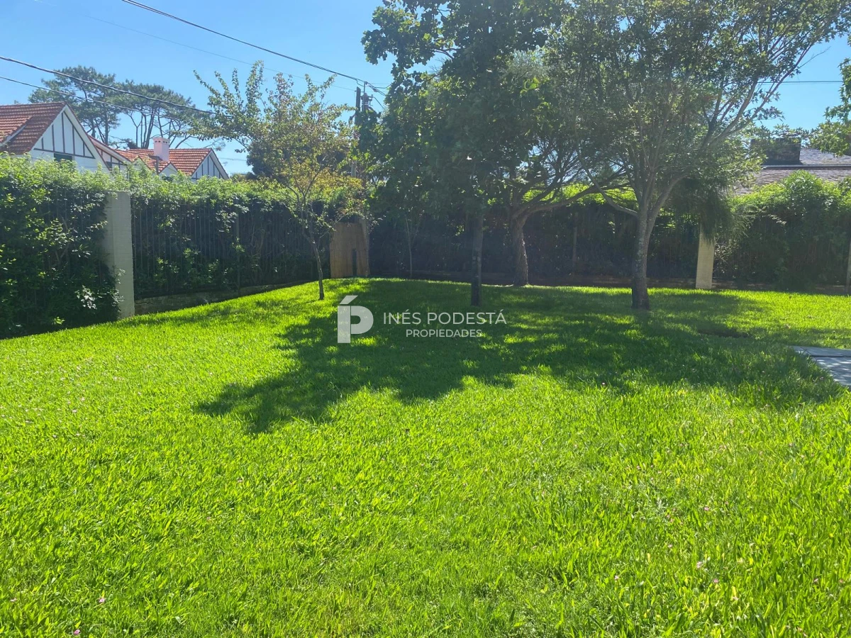 Casa ID.41257 - Alquiler 4 dormitorios y dependencia de servicio con piscina