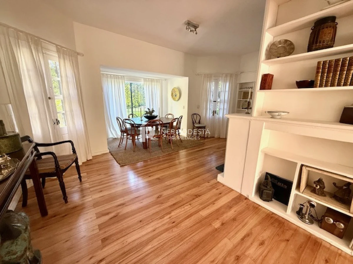Casa ID.2112 - Alquiler en mansa 4 dormitorios y 3 baños 