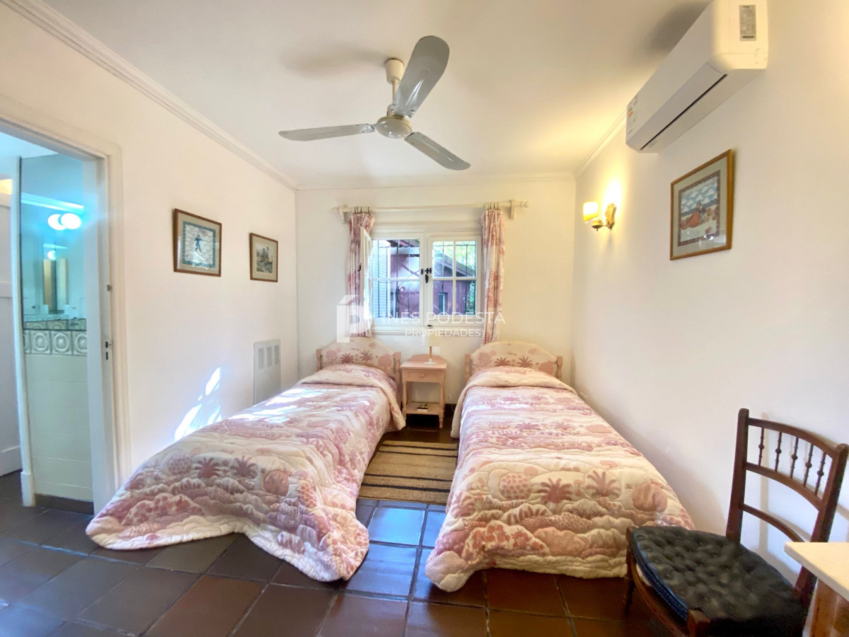 Casa ID.37941 - Casa en Venta Punta del Este 5 dormitorios Golf
