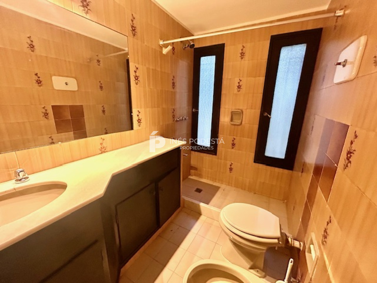 Casa ID.6104 - Venta casa 3 dormitorios y dependencia de servicio
