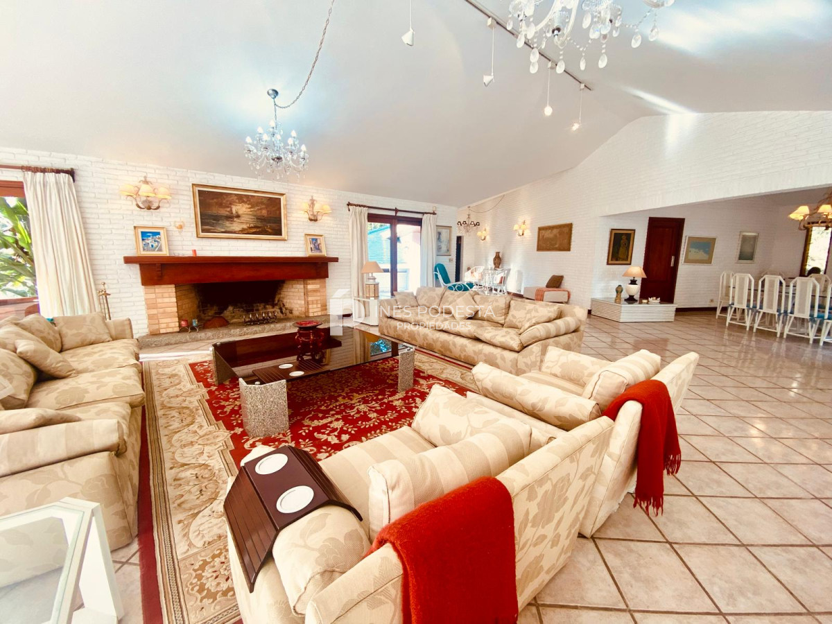 Casa ID.39062 - Alquiler y venta en mansa con 7 dormitorios