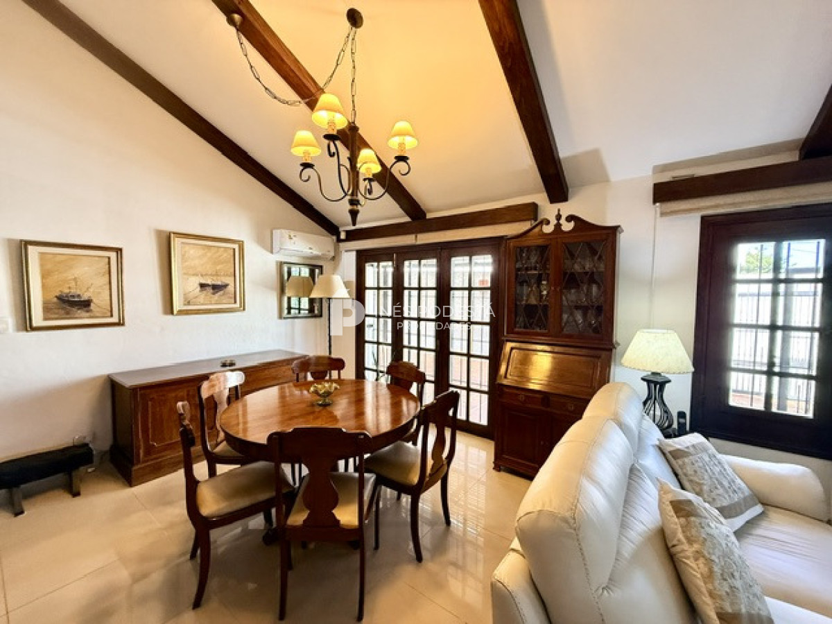 Casa ID.230 - Venta casa con 3 dormitorios y medio con piscina