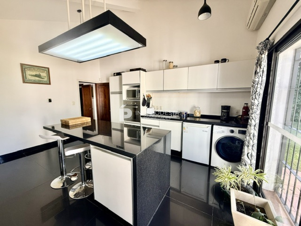 Casa ID.230 - Venta casa con 3 dormitorios y medio con piscina