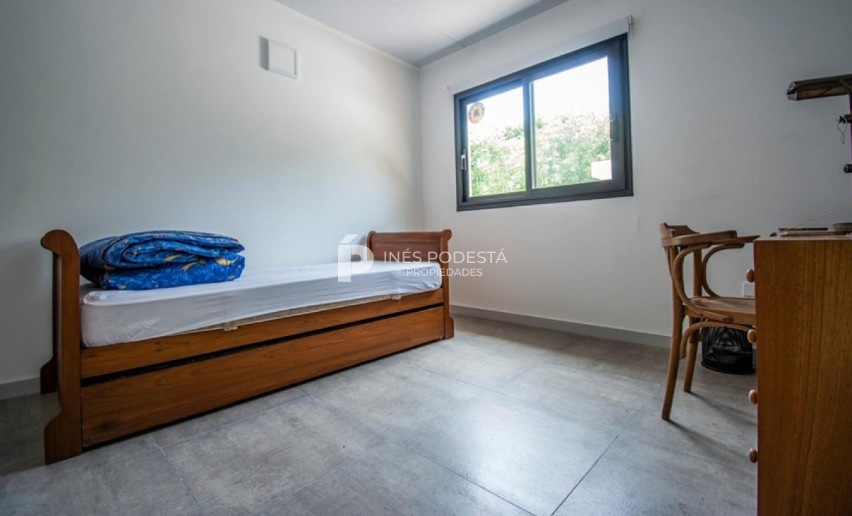 Casa ID.8678 - Alquiler 4 dormitorios y dependencia de servicio con piscina