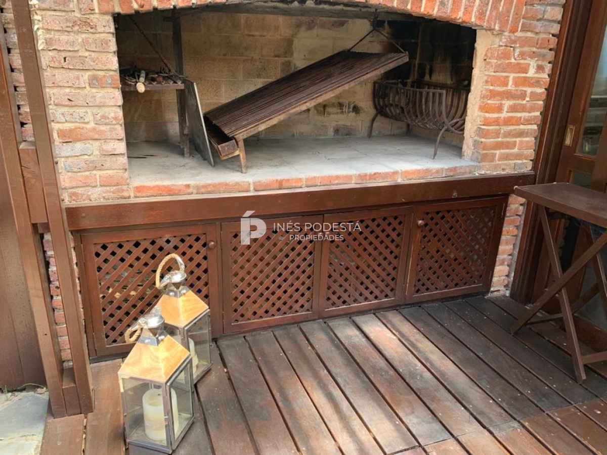 Casa ID.830 - Venta en Mansa 4 dormitorios y dependencia de servicio