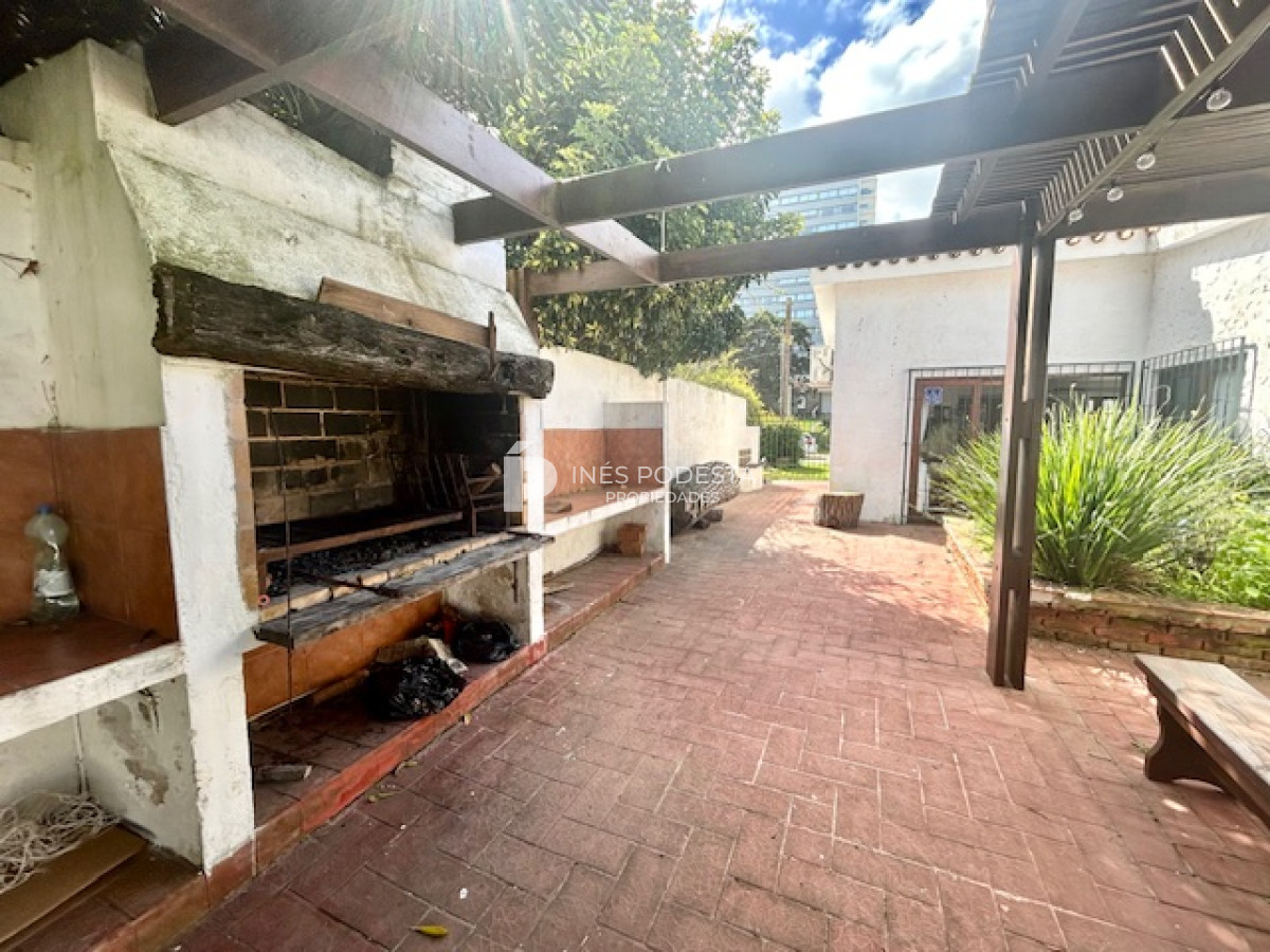 Casa ID.8600 - Alquiler casa 5 dormitorios, 4 baños