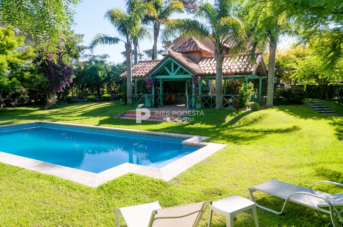 Casa ID.38389 - Alquiler 4 dormitorios