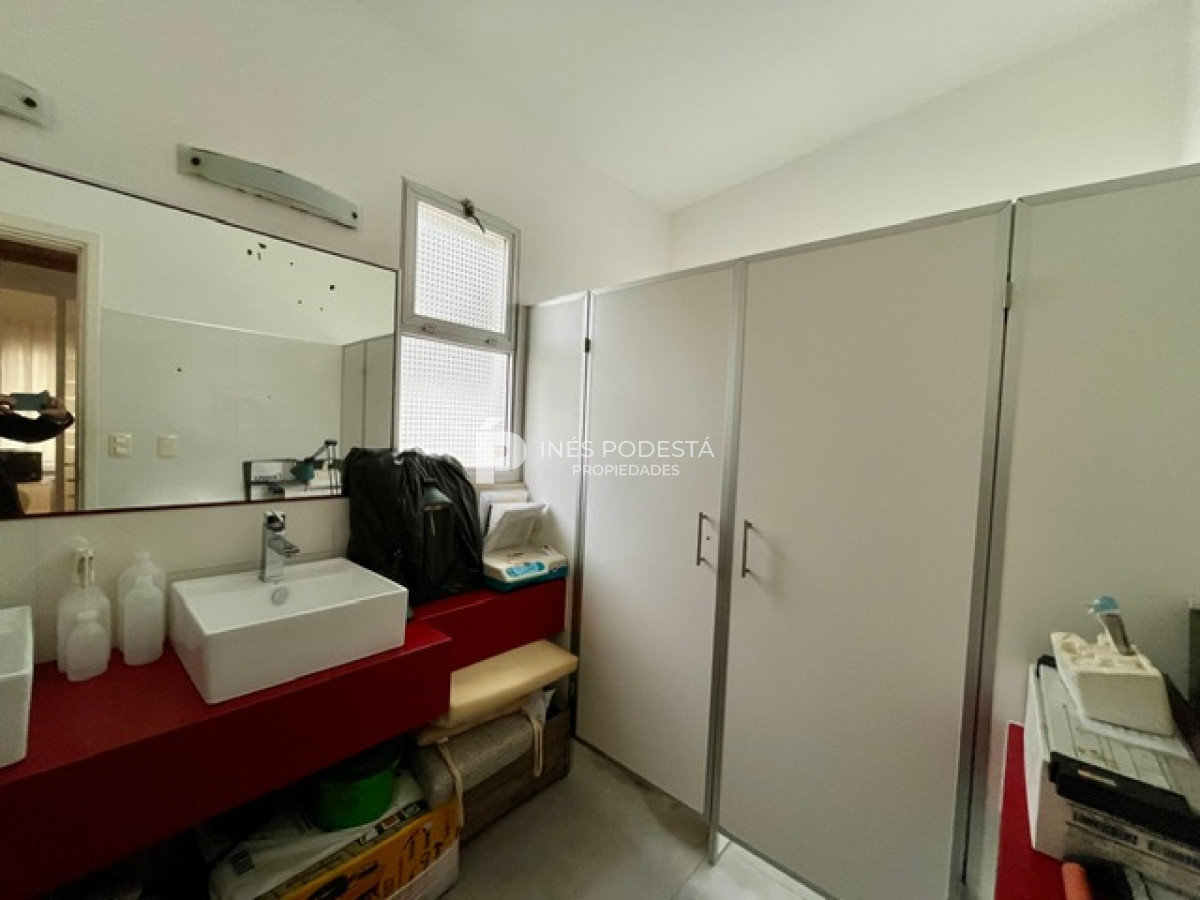 Casa ID.41572 - Venta casa sobre Br. Artigas con 4 dormitorios