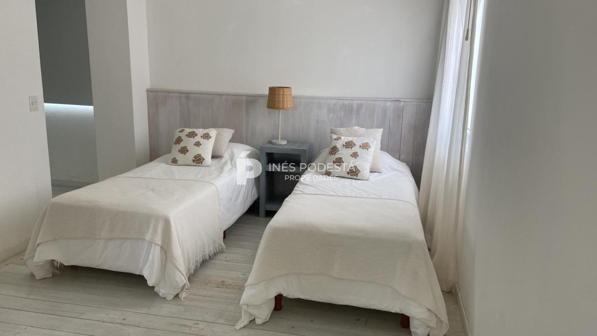 Casa ID.42347 - Alquiler 3 dormitorios más dependencia de servicio