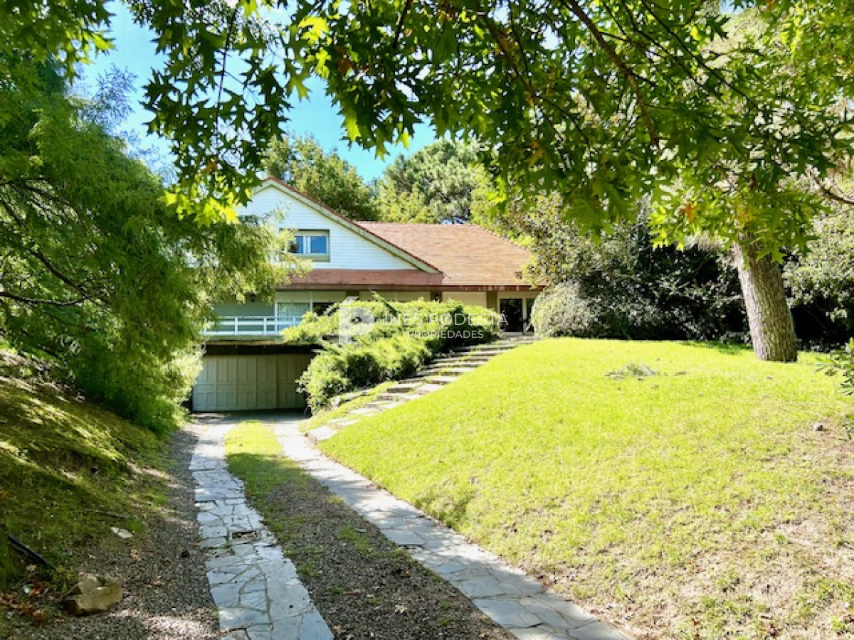 Casa ID.325 - Casa en Venta 5 dormitorios en San Rafael