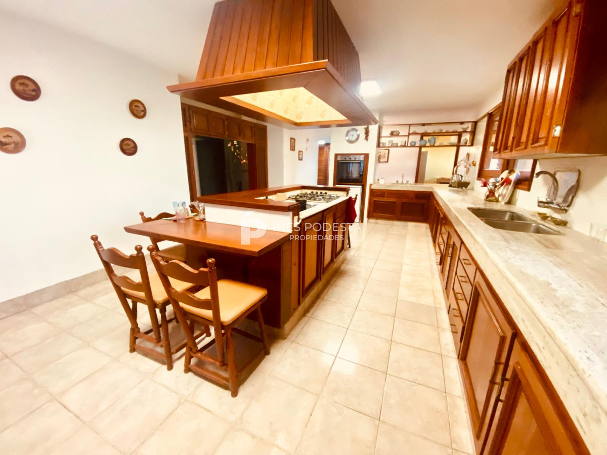 Casa ID.39062 - Alquiler y venta en mansa con 7 dormitorios