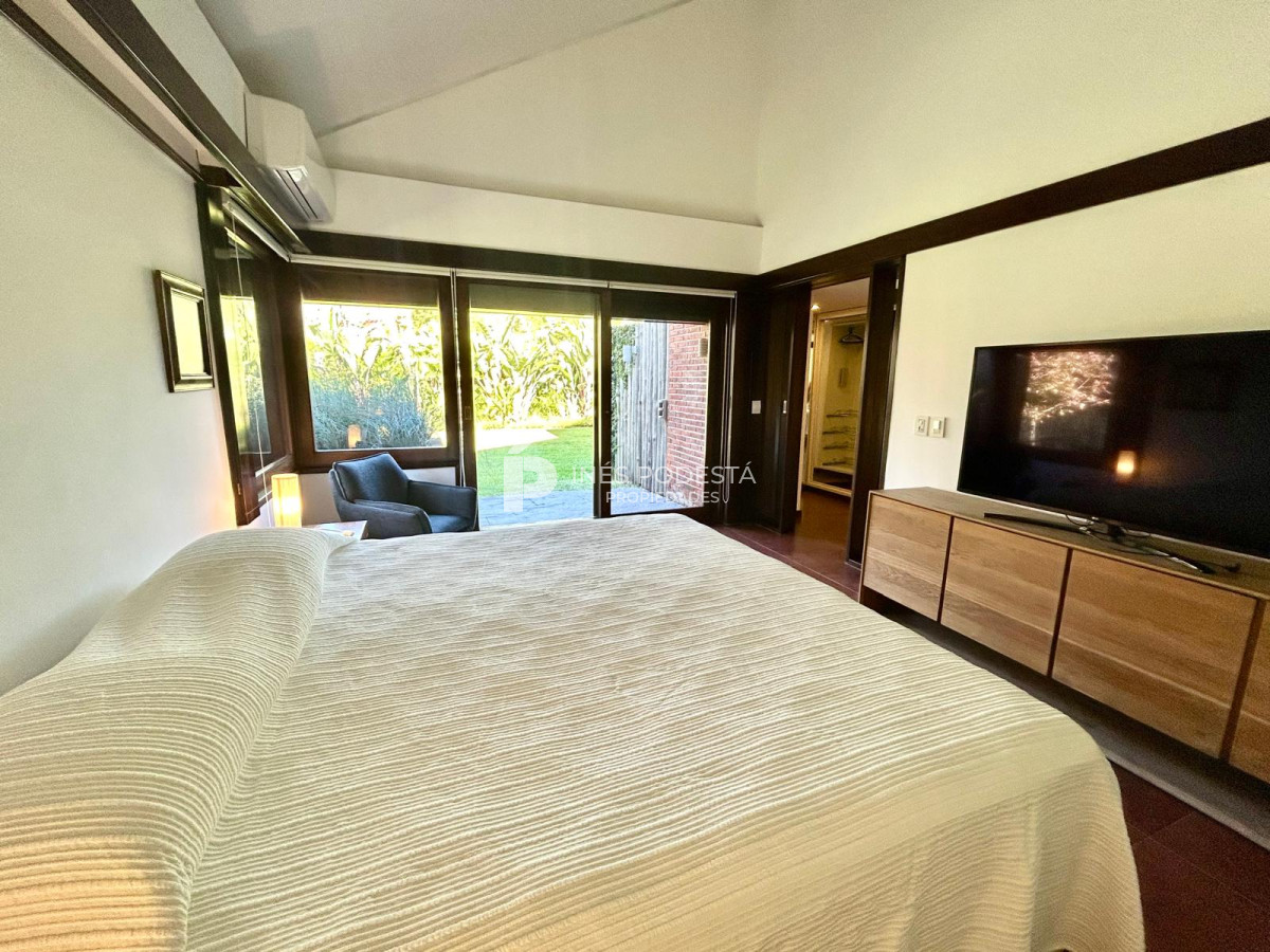 Casa ID.8429 - Venta de Excelente propiedad en el corazón de La Mansa con 4 suites