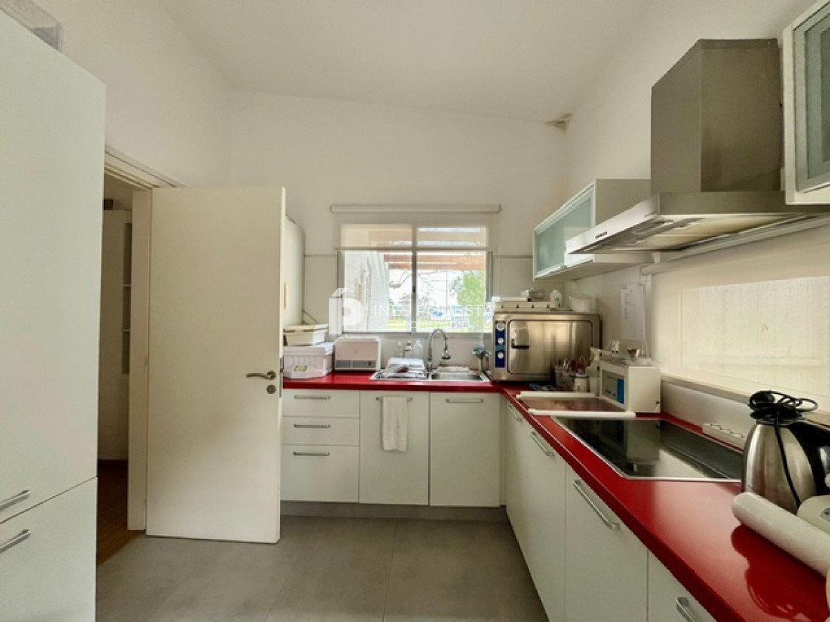 Casa ID.41572 - Venta casa sobre Br. Artigas con 4 dormitorios