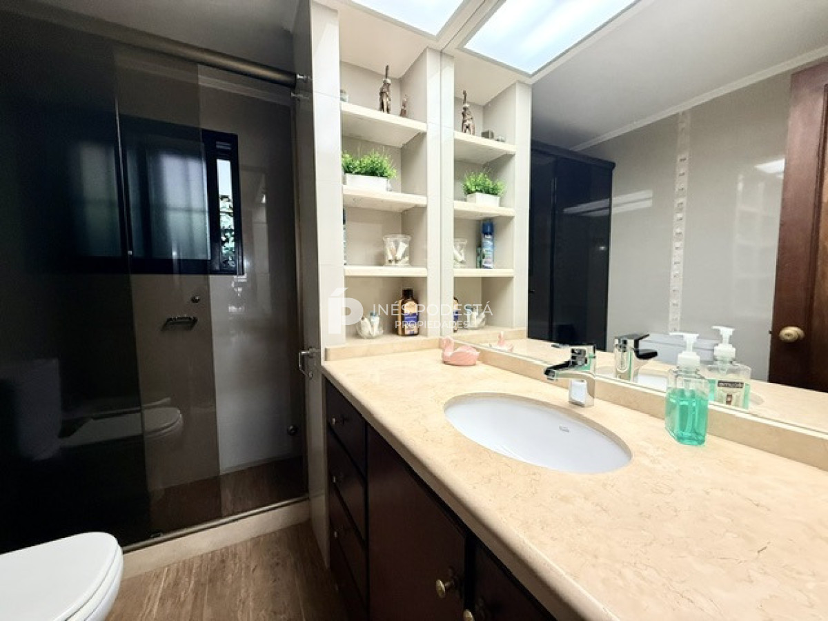 Casa ID.230 - Venta casa con 3 dormitorios y medio con piscina