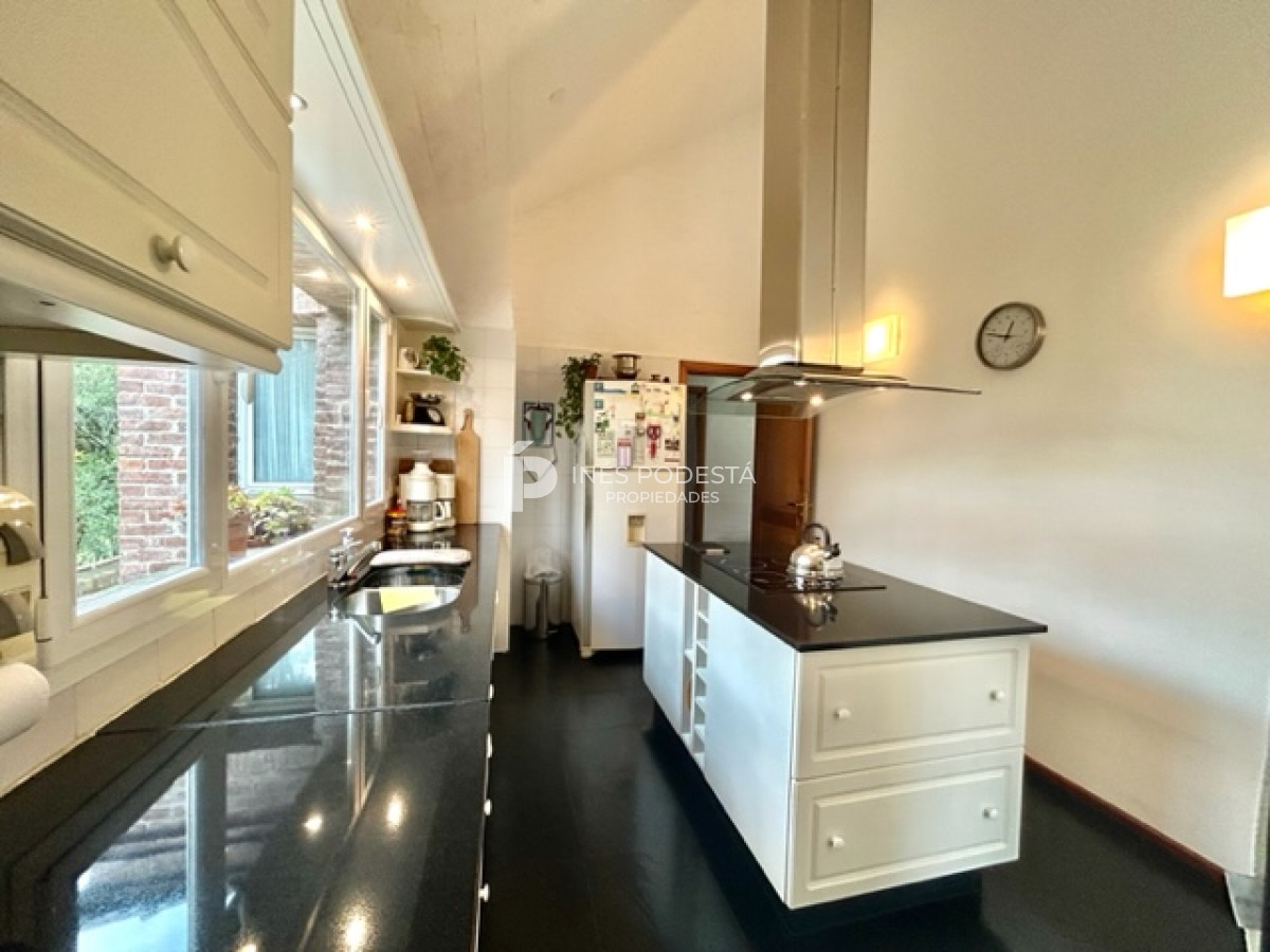 Casa ID.40003 - Muy buena casa en la mansa a 200 mts de la rambla con 3 suites