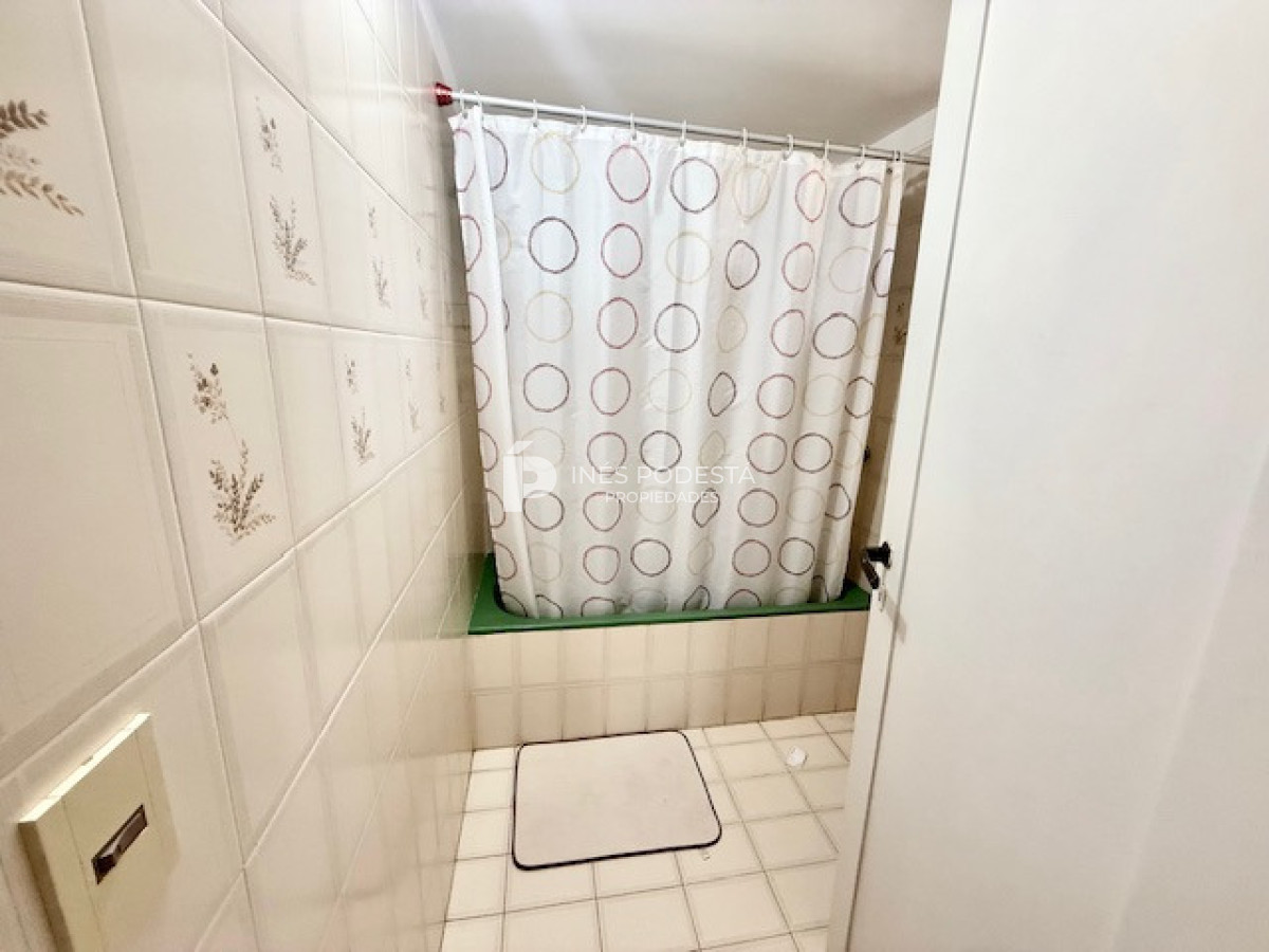 Casa ID.41747 - Venta 7 dormitorios, 8 baños  más dependencias de servicio