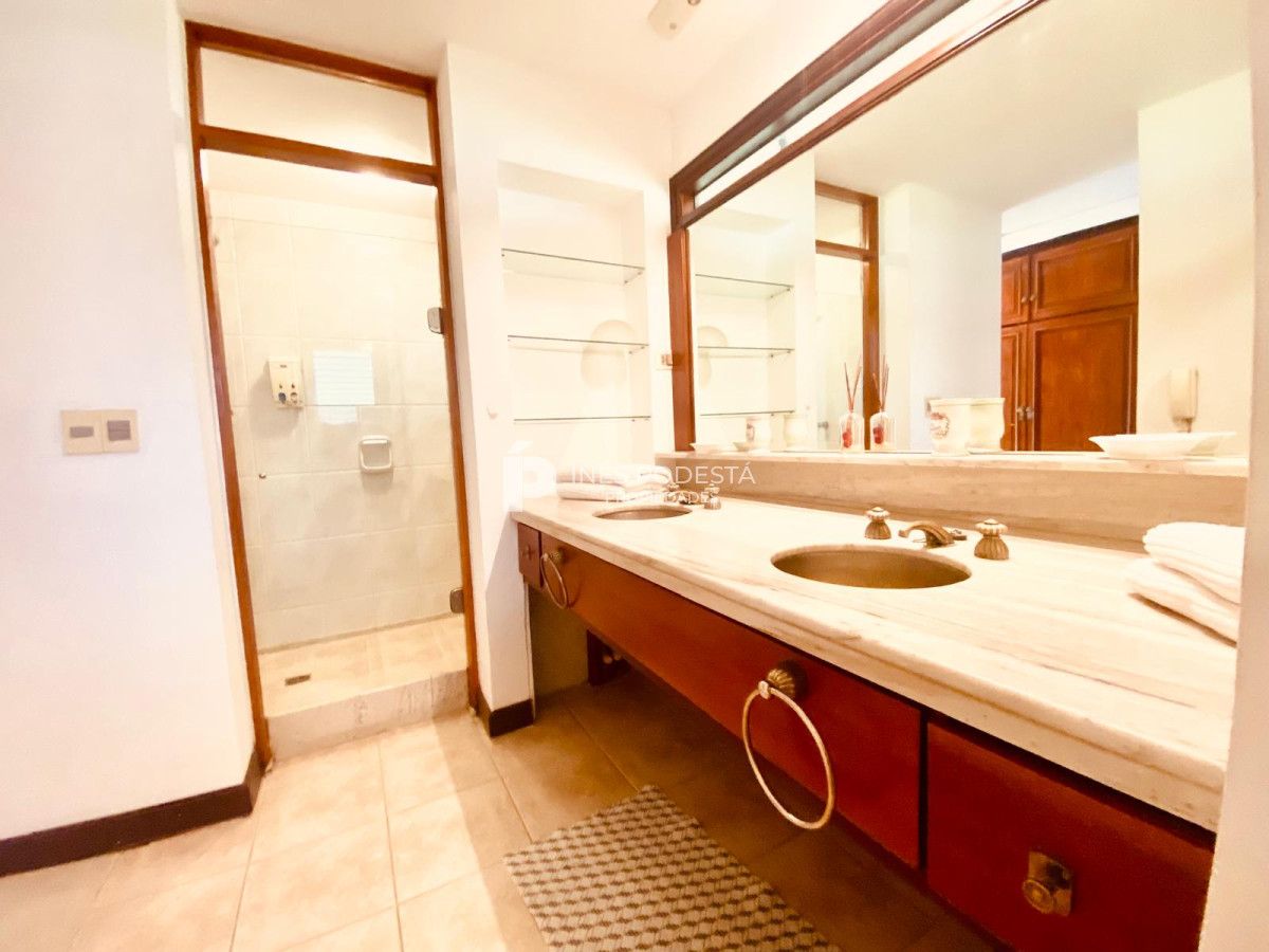 Casa ID.39062 - Alquiler y venta en mansa con 7 dormitorios