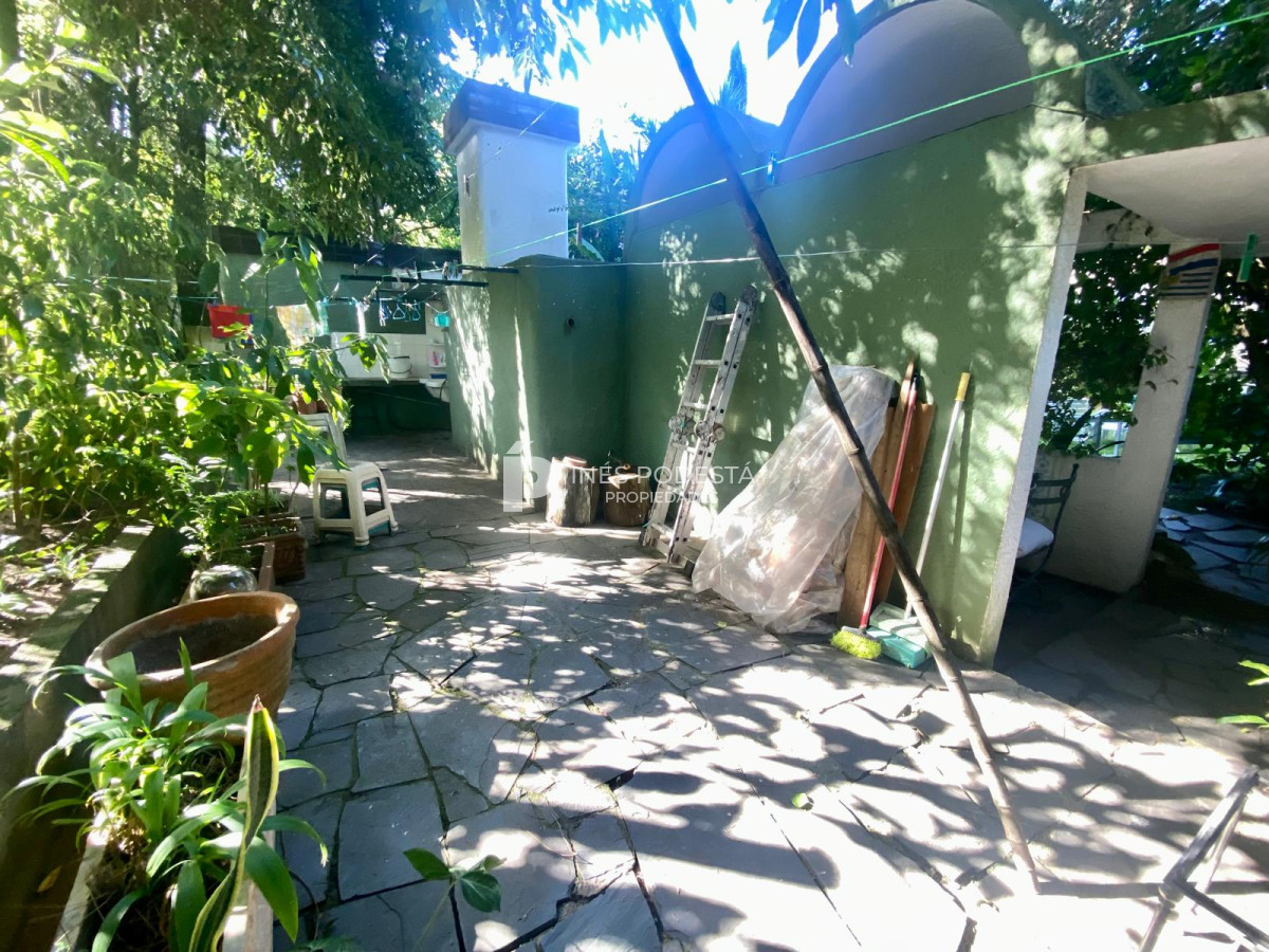 Casa ID.1973 - Venta en Cantegril 4 dormitorios y dependencia de servicio