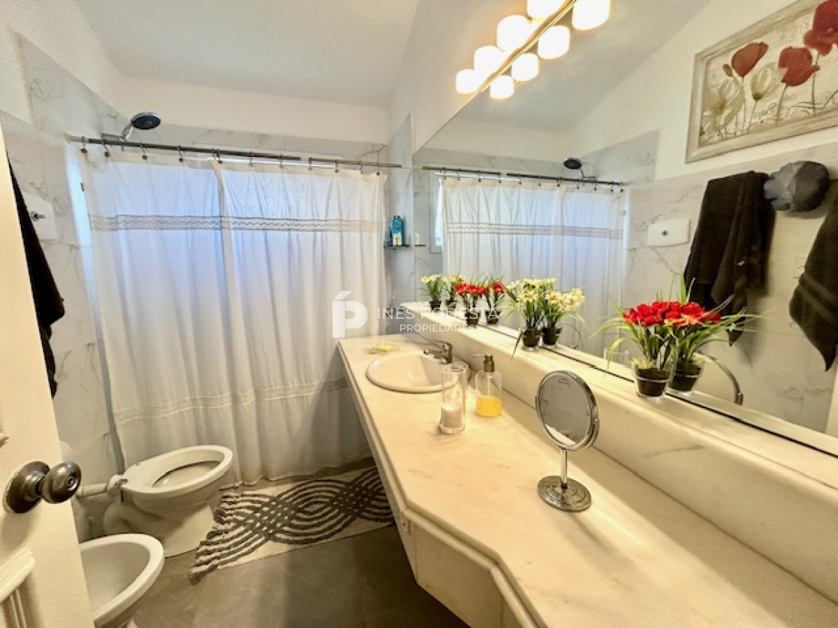 Casa ID.40762 - Venta en mansa con 4 dormitorios más 2 dormitorios exteriores