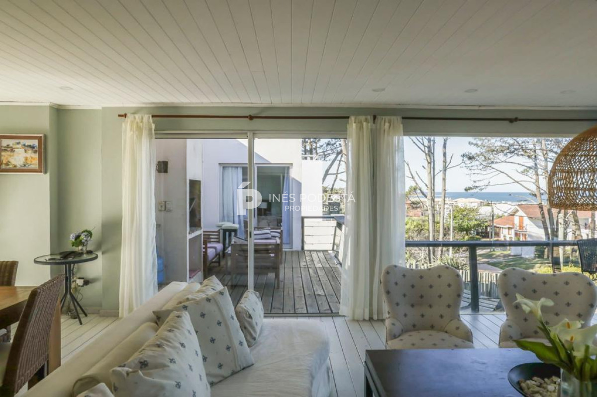 Casa ID.6435 - Venta casa con 5 dormitorios más dependencia de servicio