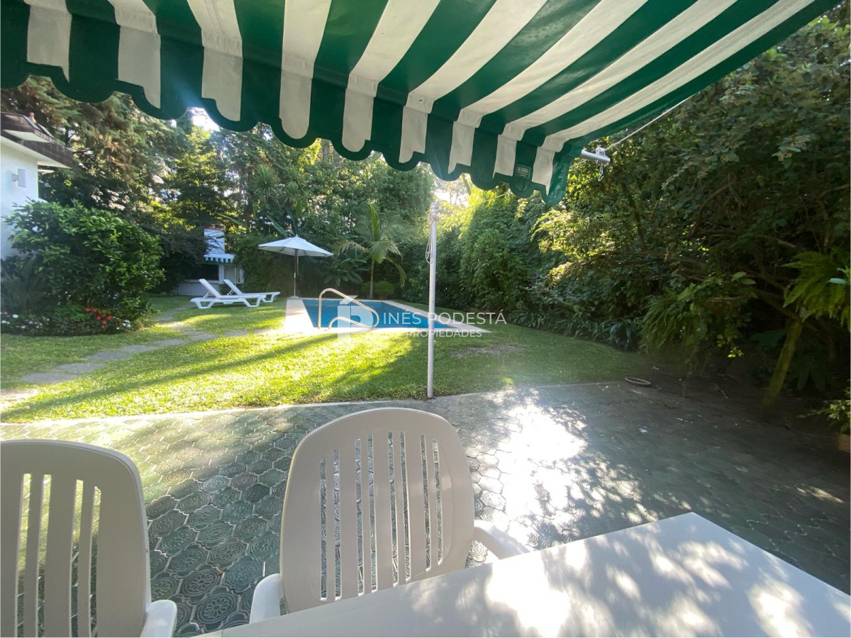 Casa ID.1973 - Venta en Cantegril 4 dormitorios y dependencia de servicio