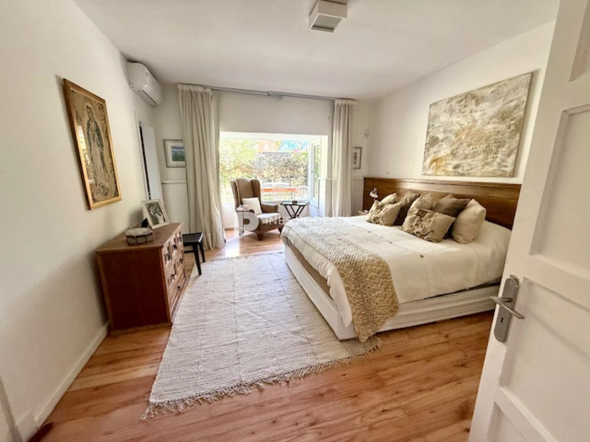 Casa ID.2112 - Alquiler en mansa 4 dormitorios y 3 baños 