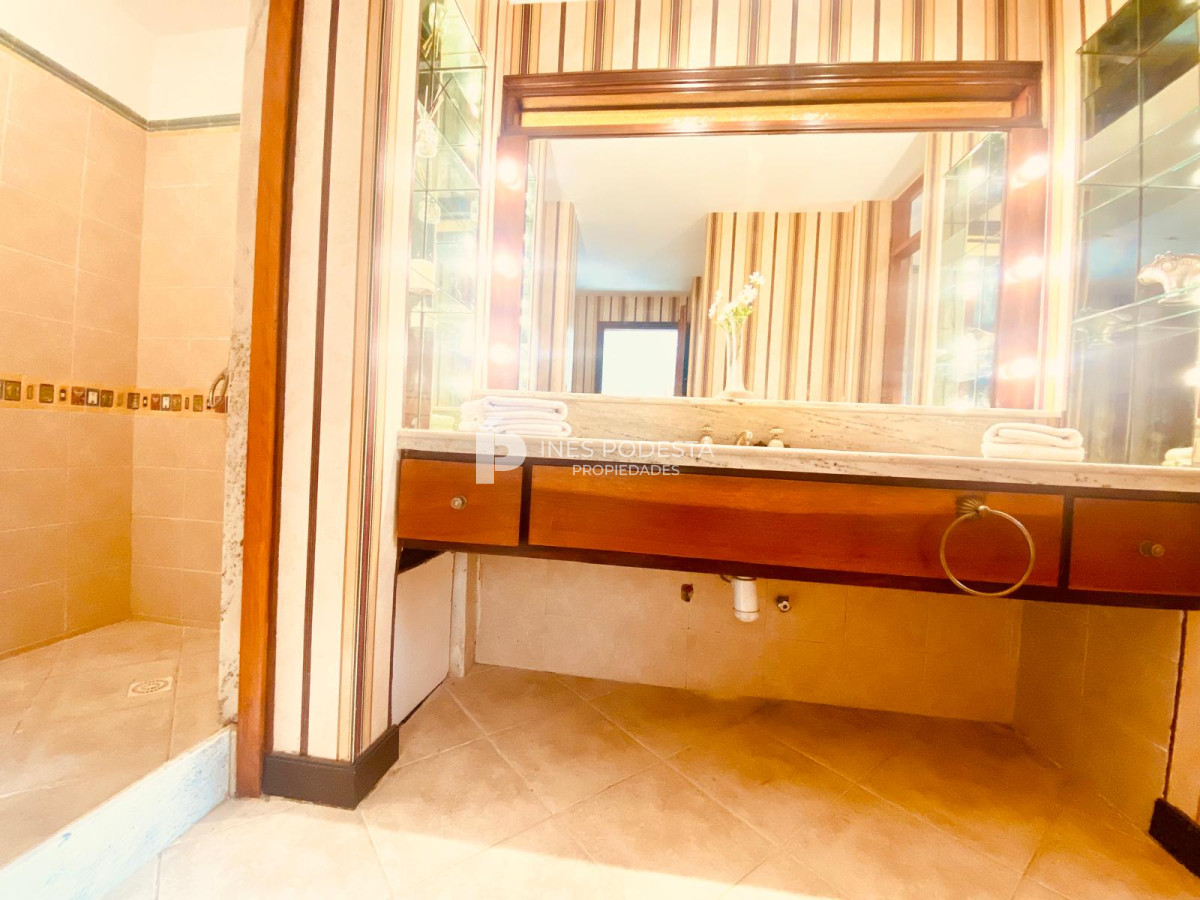 Casa ID.39062 - Alquiler y venta en mansa con 7 dormitorios