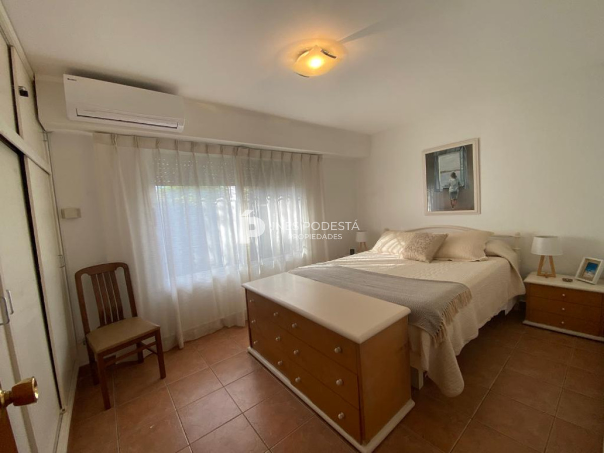 Casa ID.6240 - Alquiler en Mansa  4 dormitorios y dependencia de servicio