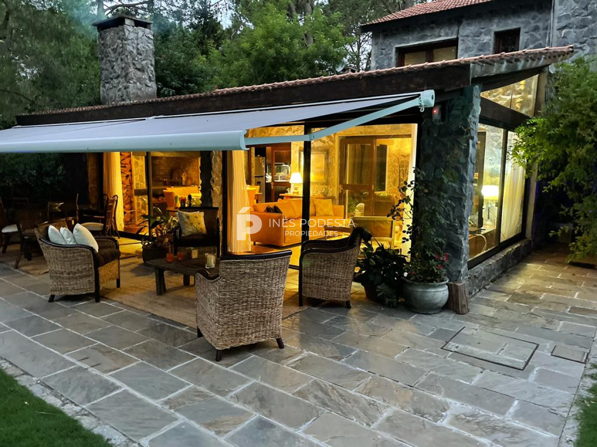 Casa ID.38549 - Casa en Venta 4 dormitorios y 3 baños en Club del Lago