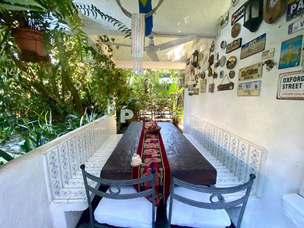 Casa ID.1973 - Venta en Cantegril 4 dormitorios y dependencia de servicio