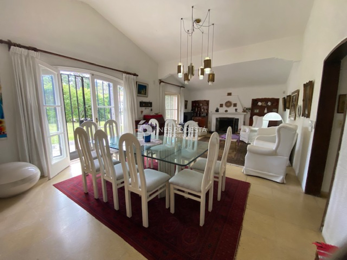 Casa ID.39205 - VENTA CASA EN MANSA DE 5 DORMITORIOS 