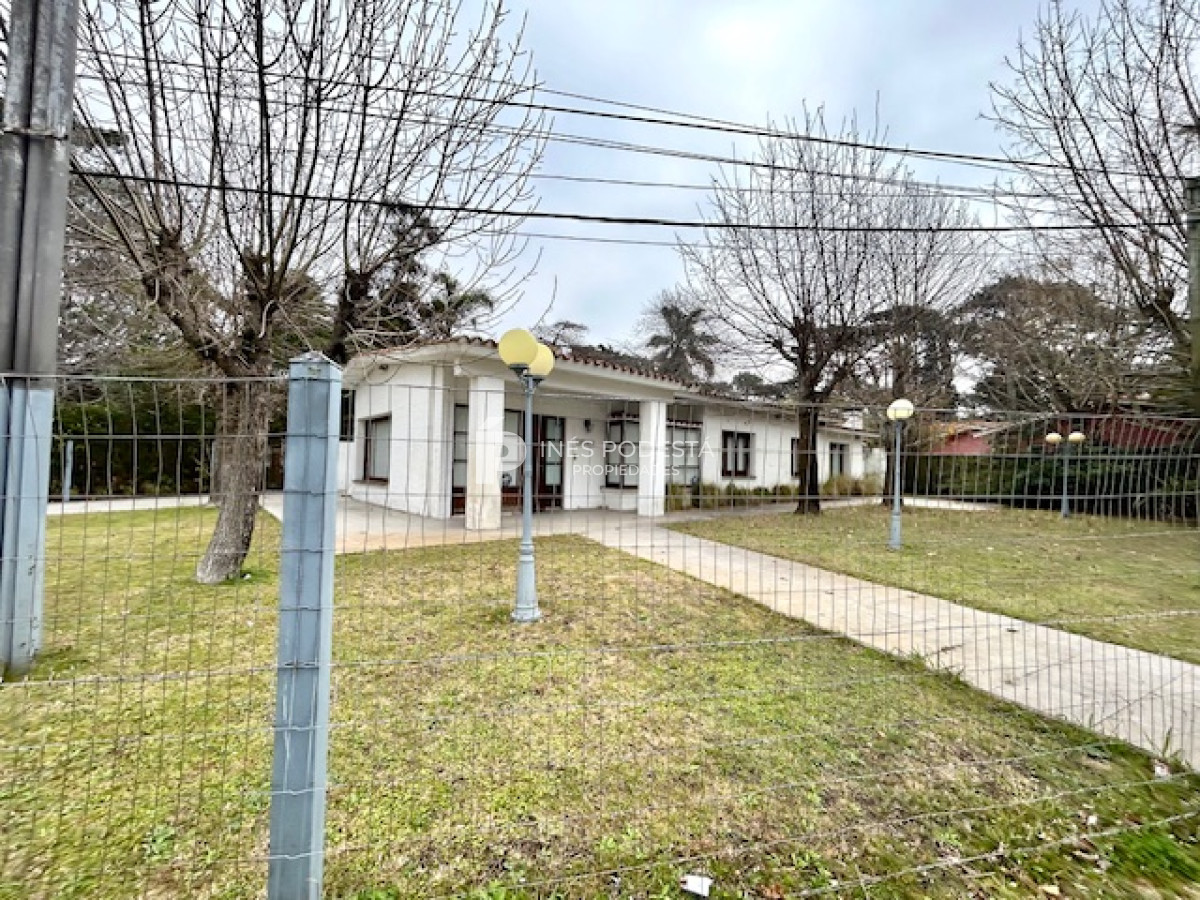 Casa ID.41572 - Venta casa sobre Br. Artigas con 4 dormitorios