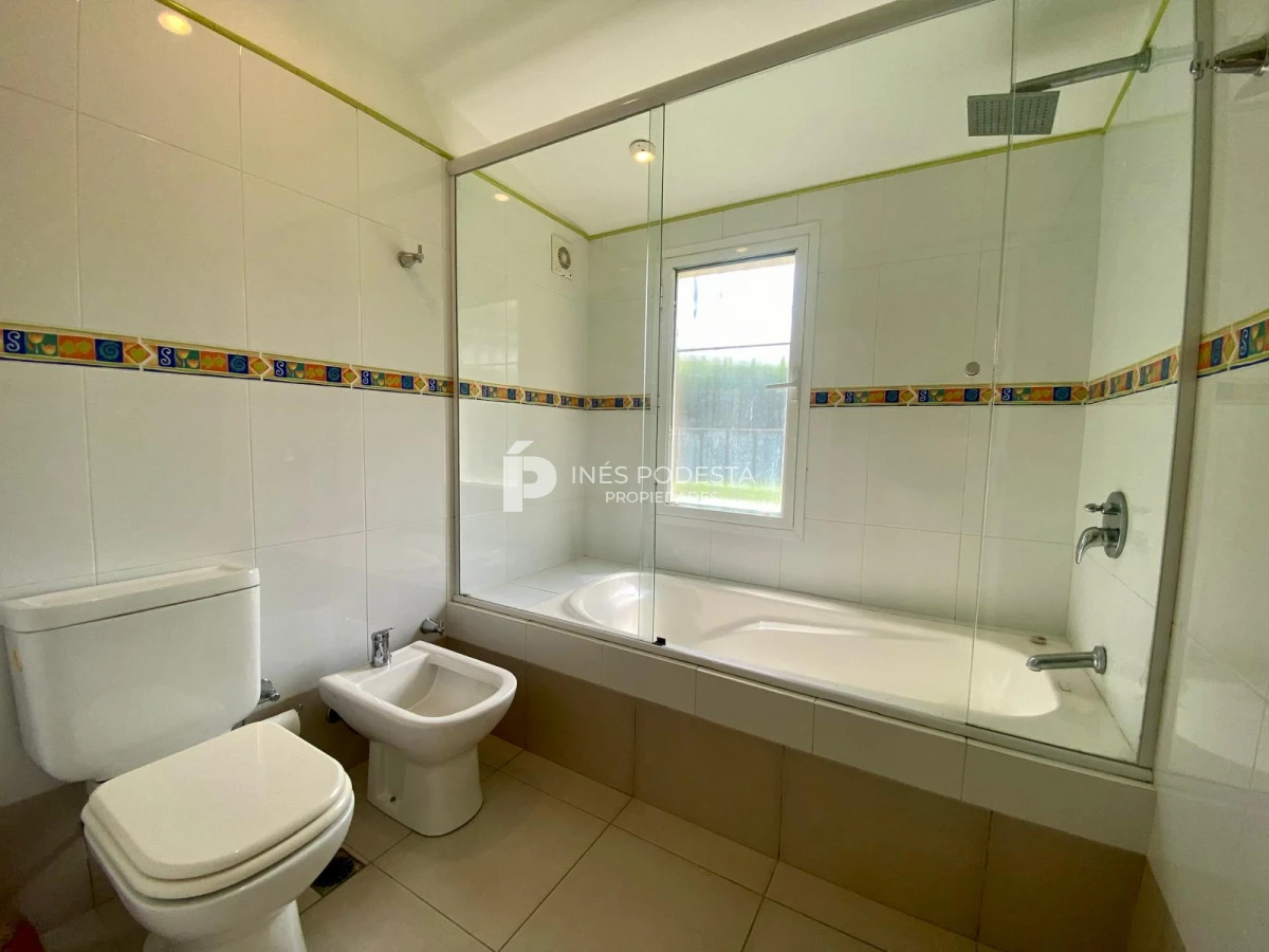 Casa ID.41257 - Alquiler 4 dormitorios y dependencia de servicio con piscina