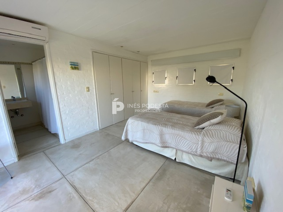 Casa ID.37277 - LAGUNA BLANCA  5 dorm más dependencia de servicio