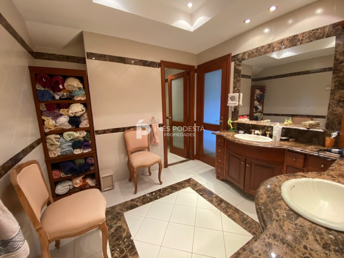 Casa ID.5327 - Venta y alquiler casa con 6 dormitorios a 100 mts mar 