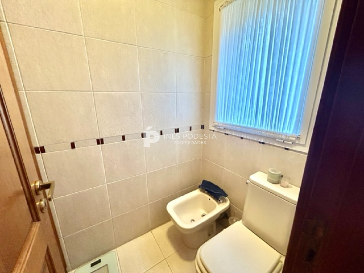 Casa ID.40003 - Muy buena casa en la mansa a 200 mts de la rambla con 3 suites