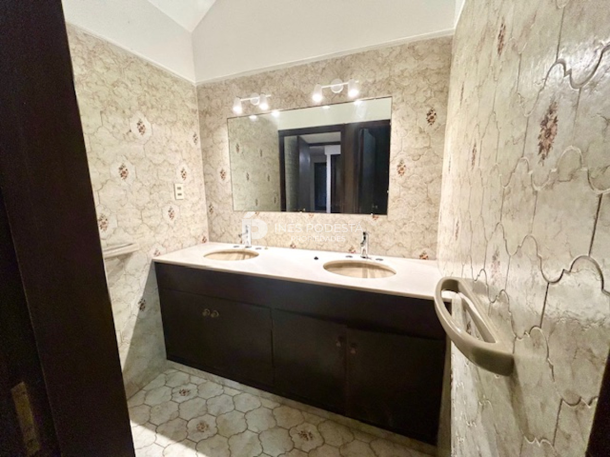 Casa ID.6104 - Venta casa 3 dormitorios y dependencia de servicio