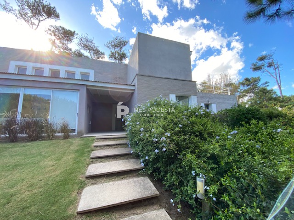 Casa ID.37277 - LAGUNA BLANCA  5 dorm más dependencia de servicio