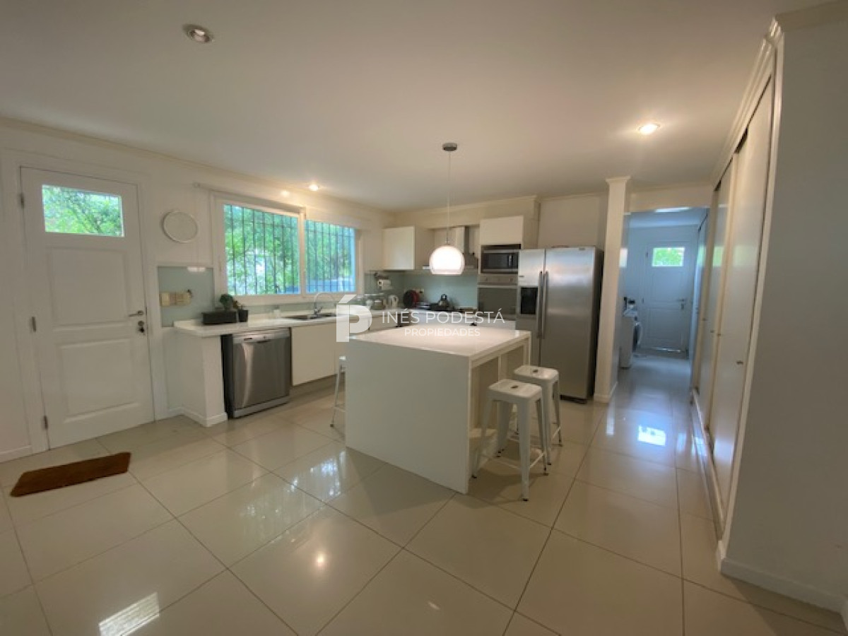 Casa ID.38326 - Alquiler CASA EN MARLY 4 DORMITORIOS