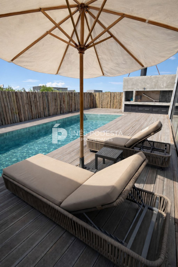 Casa ID.41914 - Venta propiedad moderna con 2 suites y dependencia de servicio