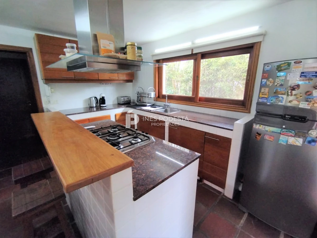 Casa ID.246 - Venta en  San Rafael 4 dormitorios  con piscina